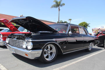 American Racing Custom Wheels VN515 Torq Thrust II 1 Pc Polished Wheel (15x8/5x120.7mm, 18mm Offset)